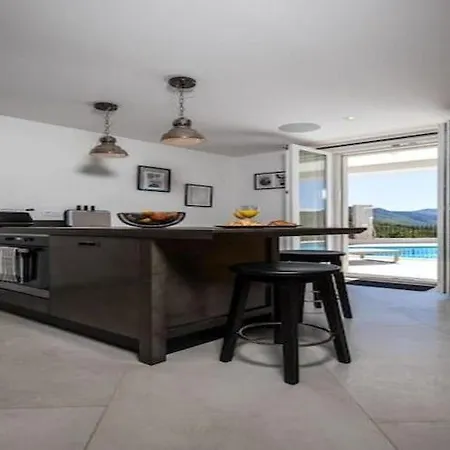 Two Bedroom With Swimming Pool 펜션 *
