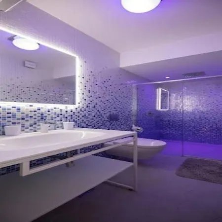 펜션 Two Bedroom With Swimming Pool Pobrezje