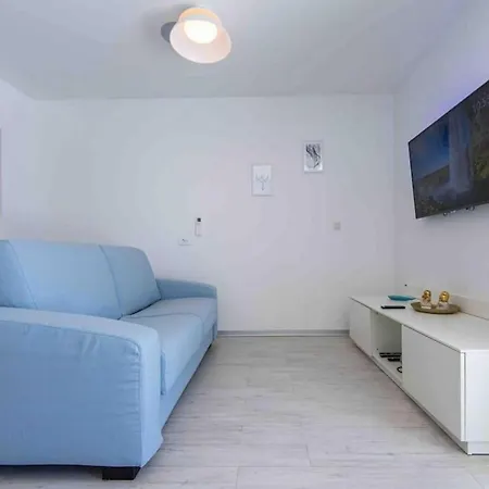 Two Bedroom With Swimming Pool * Pobrezje