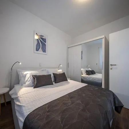 Holiday home Two Bedroom With Swimming Pool *