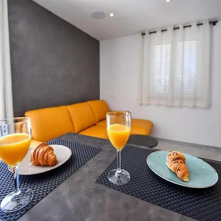 Two Bedroom With Swimming Pool *