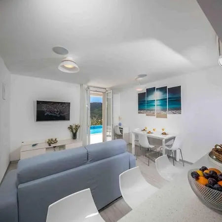 펜션 Two Bedroom With Swimming Pool *